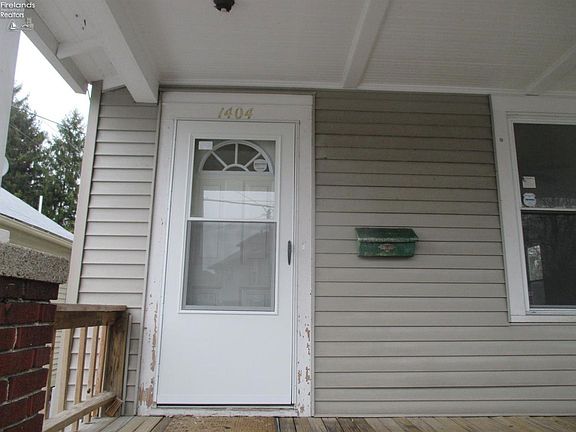 3rd image of 1404 Campbell St
