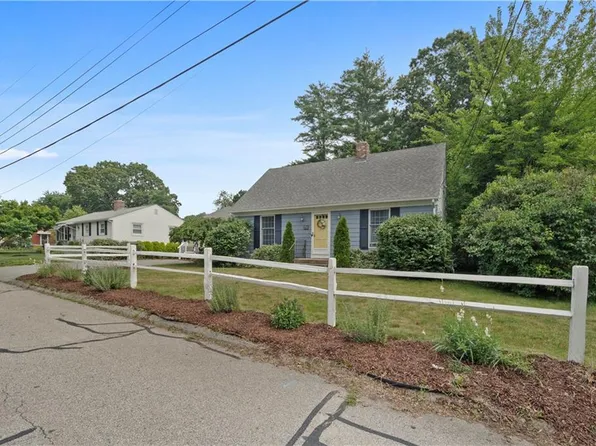 30 Meredith Dr, Coventry, RI 02816