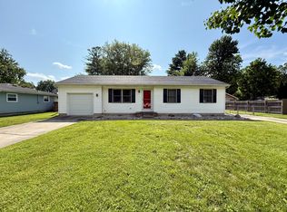 8021 McLain Ave, Lambertville, MI 48144