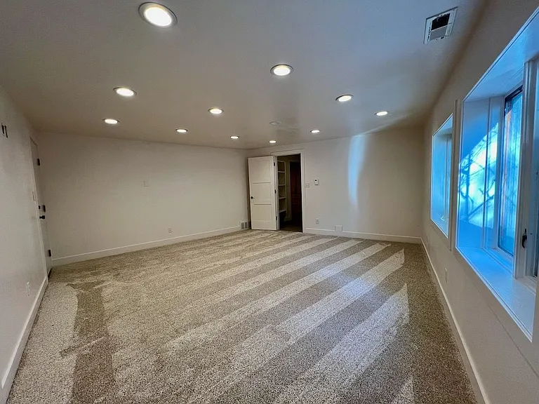 425 Lakeview Way — Photo 25