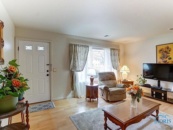 4th image of 6638 Lincoln Green St