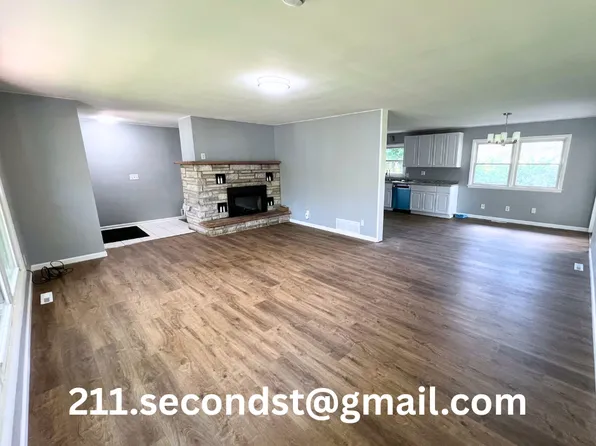 211 2nd St, Wisconsin Dells, WI 53965