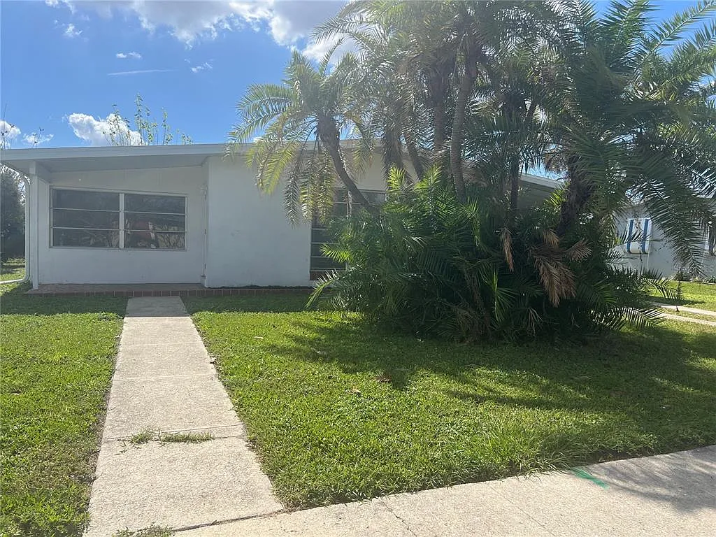 3 bed, 1.0 bath, 897 sqft, $1,375 — Photo 2