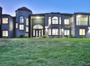 1275 Coronet Dr, Riverside, CA 92506