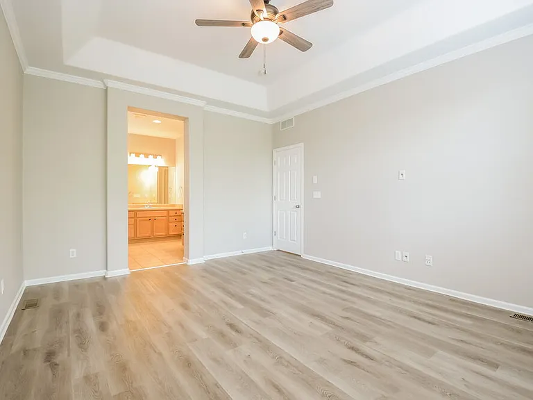 5647 S Buchanan St — Photo 12