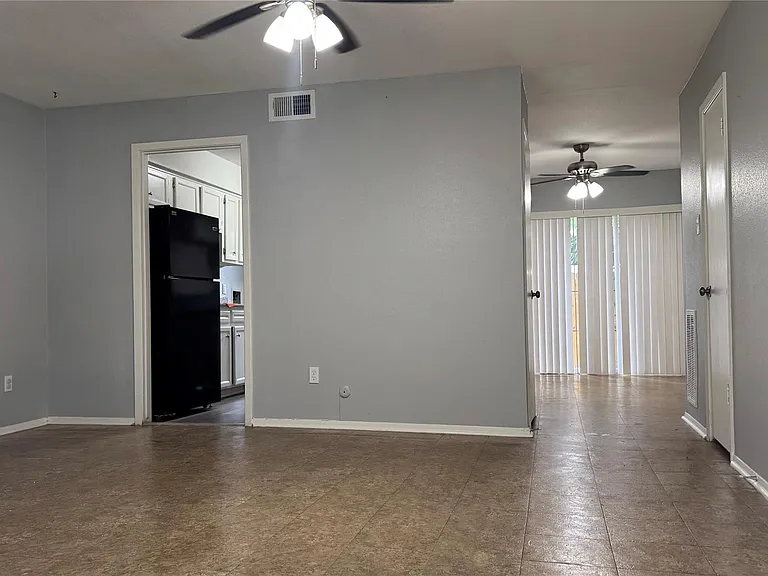 7925 Grove Ridge Dr — Photo 13