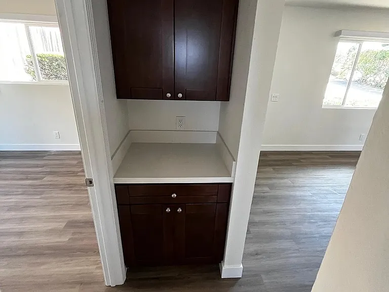 1080 Gardena Rd — Photo 11