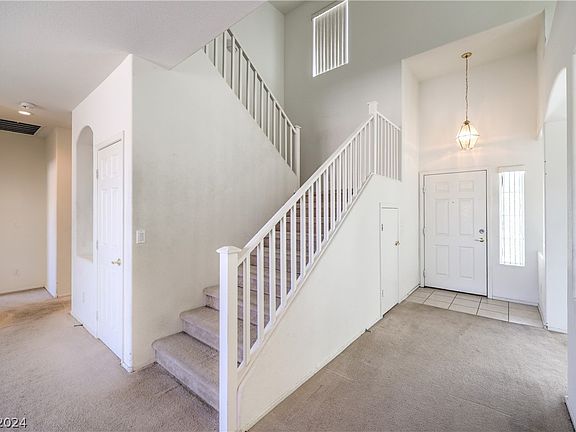 2nd image of 727 Sharon Hills St