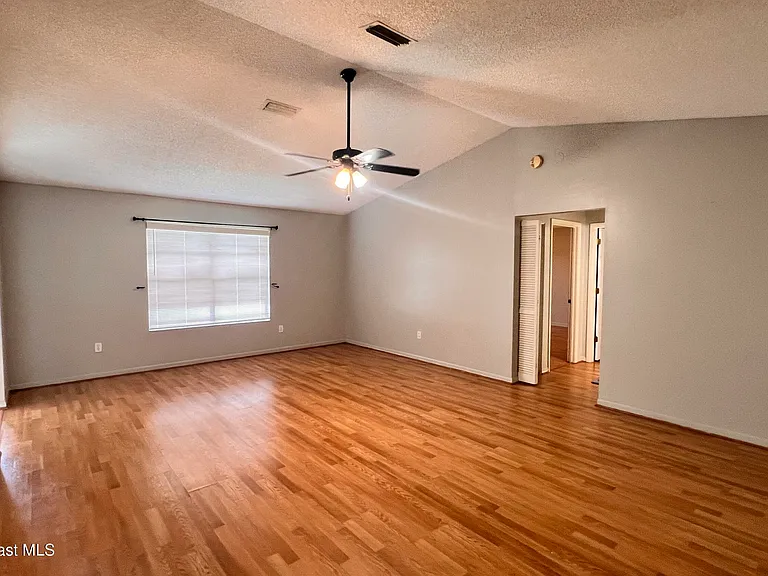 934 Colonial Ave SE — Photo 19