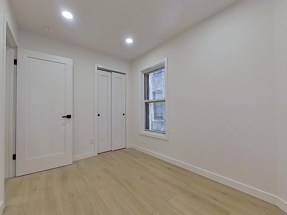 3rd image of 286 Broome St APT 5