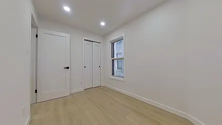 Rented by R New York