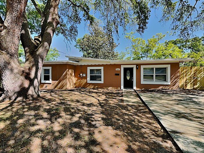 1st image of 9809 Eve Dr N