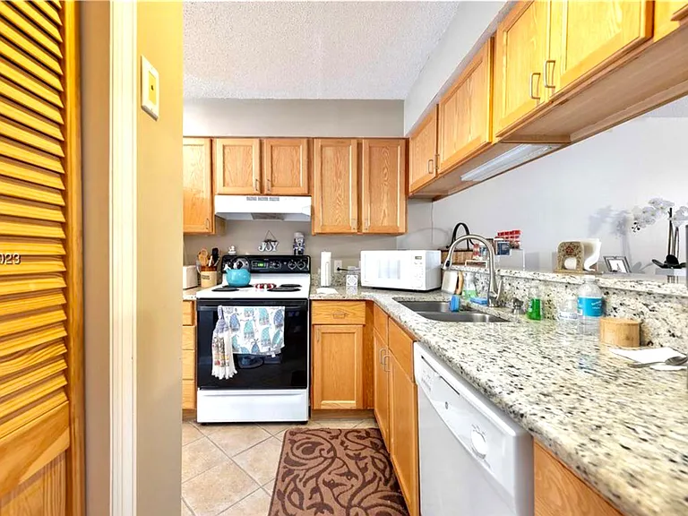 50 Yacht Cove Dr #230 — Photo 6