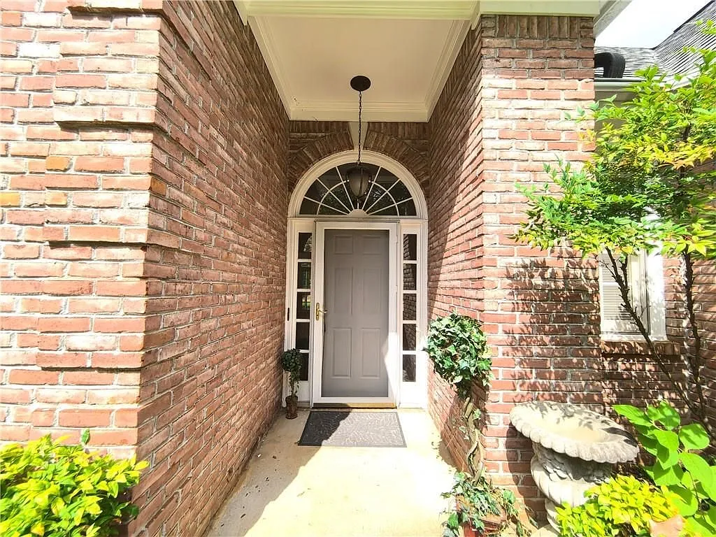 4 bed, 3.0 bath, 3401 sqft, $2,800 — Photo 3