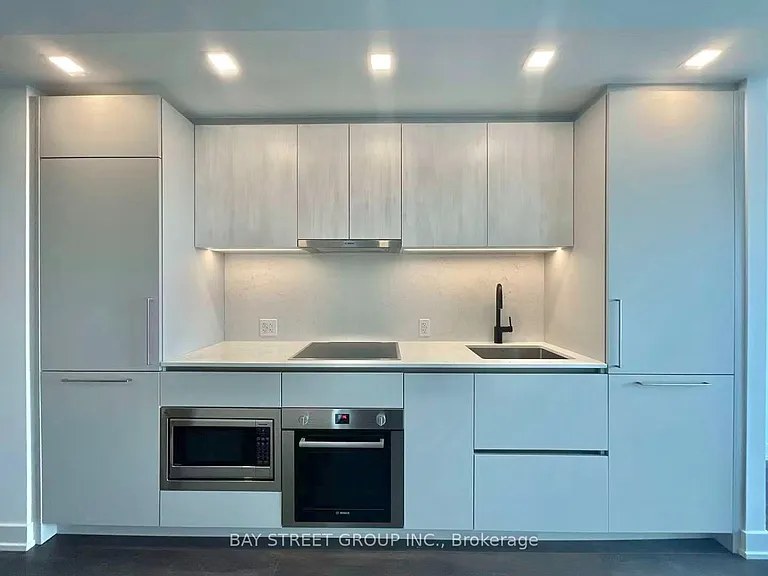 609 Sherbourne St #3810 — Photo 5