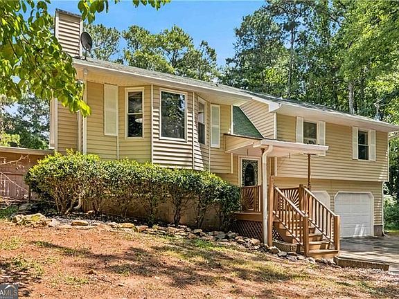4th image of 4086 Chapel Hill Rd