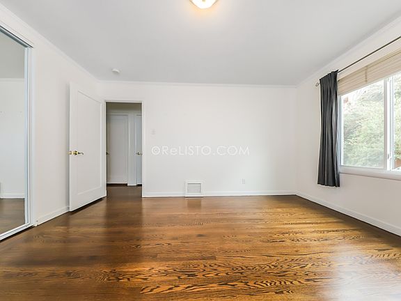 4th image of 1128 Ashbury St