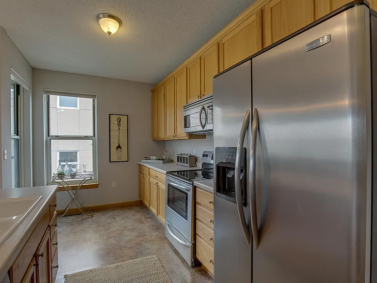 680 N 2nd St #406 — Photo 10