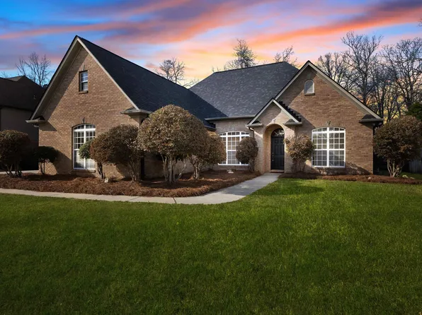 166 Savannah Ln, Calera, AL 35040