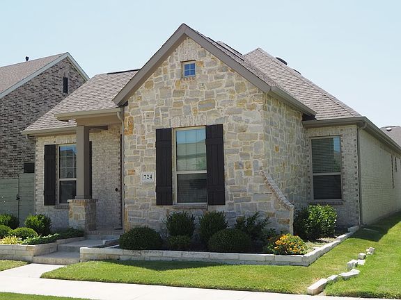 2nd image of 724 Streetside Ln