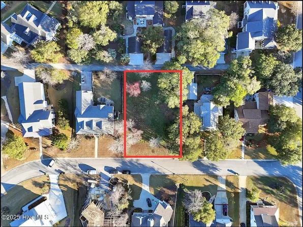 5104 Hollow Tree Drive, Southport, NC 28461