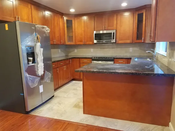 812 Moraga Dr, Mountain View, CA 94041