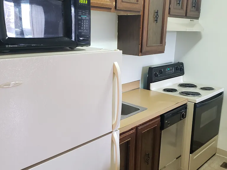 2100 Minerva Way #A20 — Photo 7