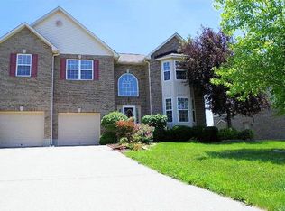 7908 Threshing Ct, West Chester, OH 45069