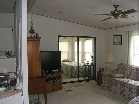 3rd image of 4653 Yacht Ave
