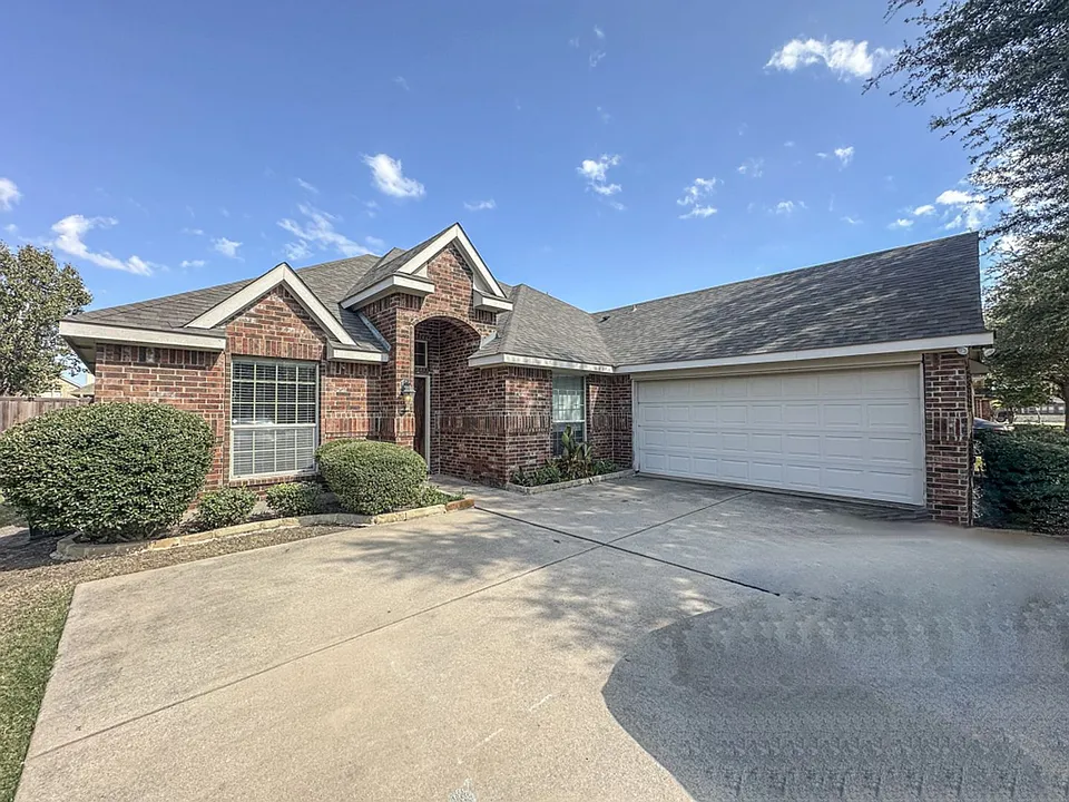 1715 Nestledown Dr