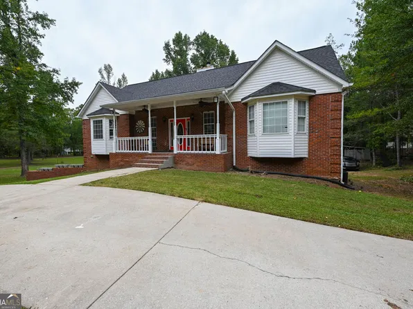 220 Marcella Ave, Sharpsburg, GA 30277
