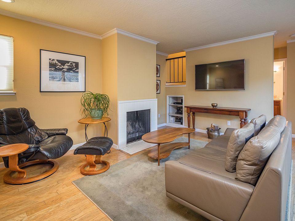 1st image of 1919 Alameda De Las Pulgas APT 21