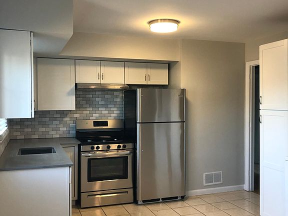 5th image of 3210 Cohocton Ave