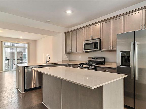 4th image of 154 Chester Arthur Dr
