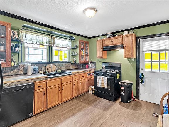 5th image of 1613 Clouet St