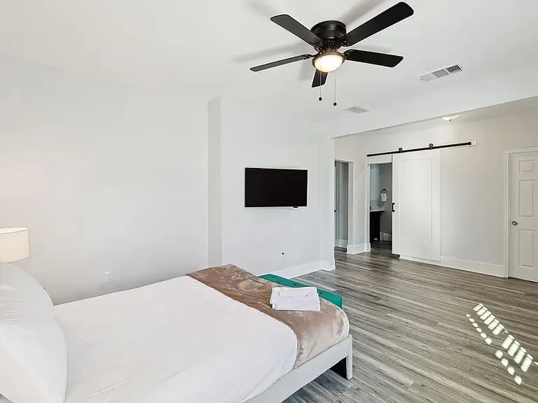 702 N Edgefield Ave — Photo 12