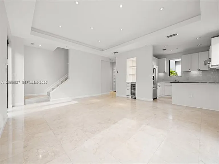 5864 SW 74th Ter — Photo 5