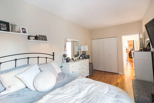 Rented by Waldstar Real Estate LLC | media 25