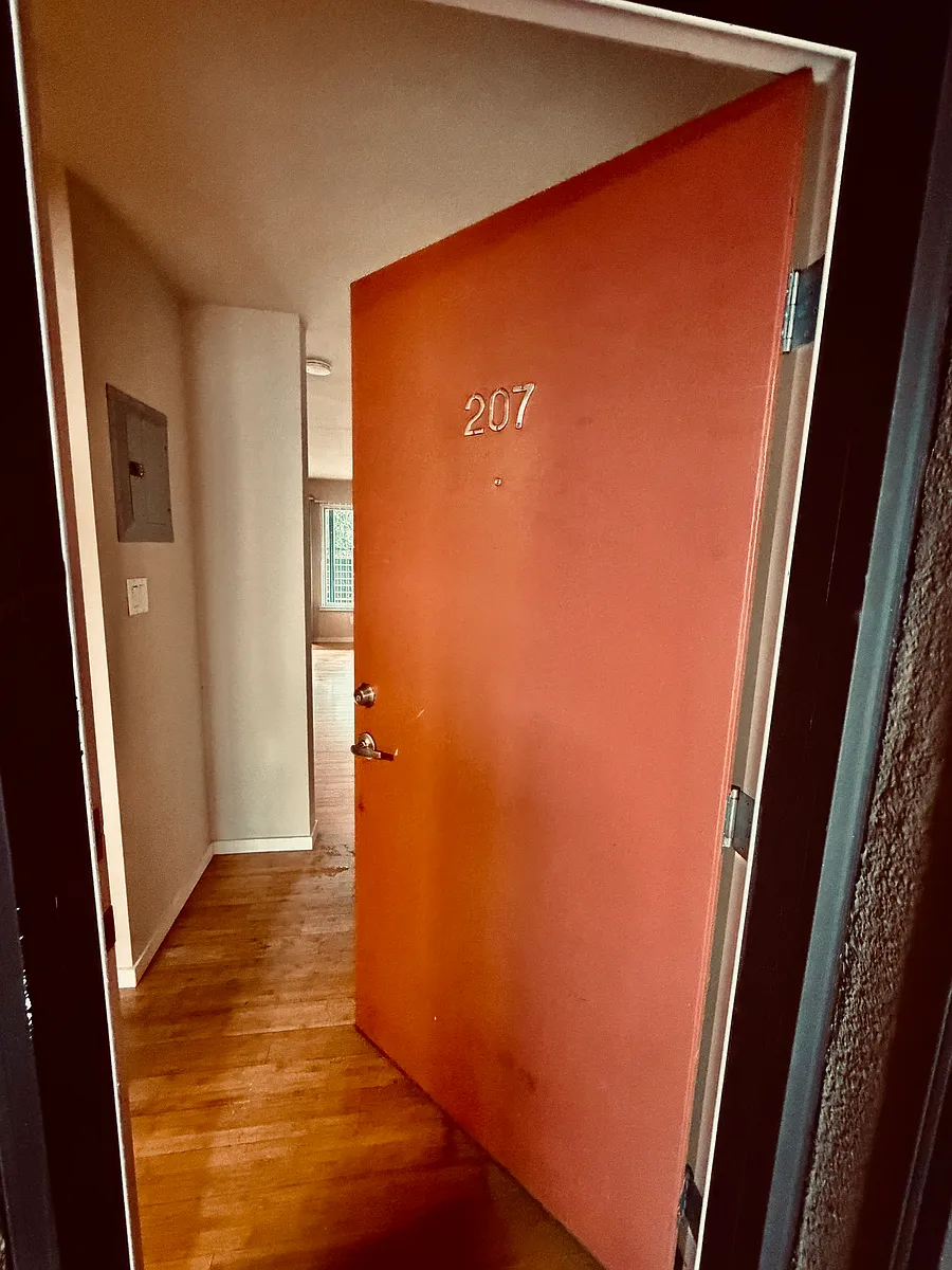 Building Photo - 5014 39th Ave S #207
