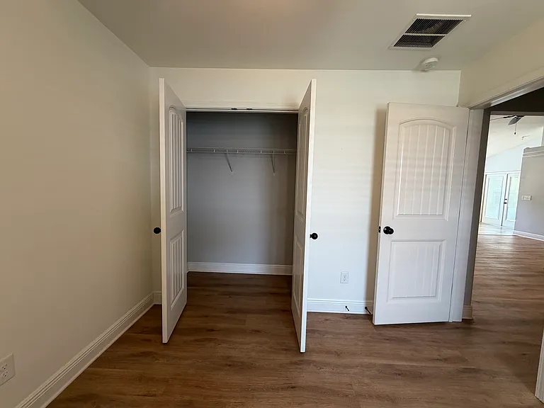 5563 Tucker Cir — Photo 17
