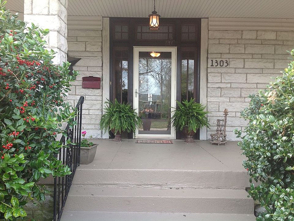 2nd image of 1303 Tremont St