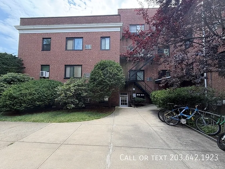 570 Whitney Ave — Photo 15