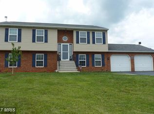 15385 Cobble Dr, GREENCASTLE, PA 17225