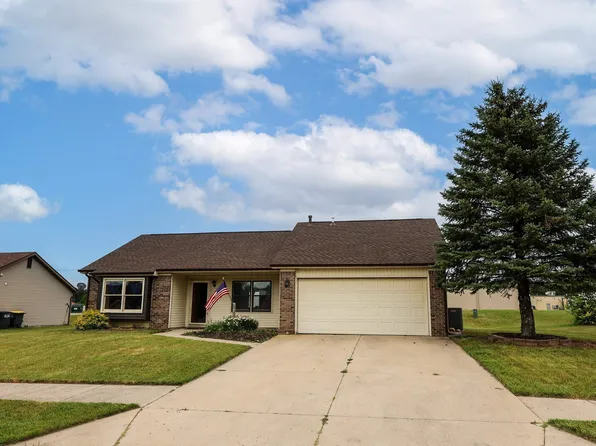1405 Knoll Crest Dr, Kendallville, IN 46755