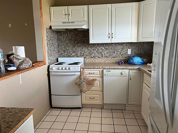 4th image of 701 Lori Dr APT 302