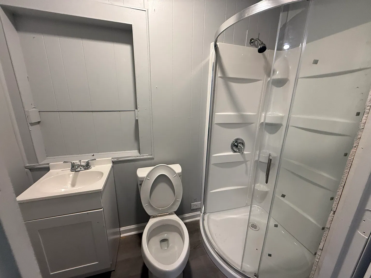 3 bed, 1300 sqft, $1,300 — Photo 1