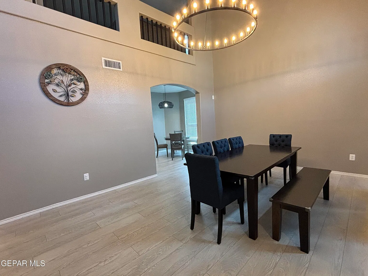 4 bed, 4.0 bath, 2346 sqft, $3,200 — Photo 2