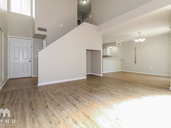 5th image of 1113 W Sandy Banks