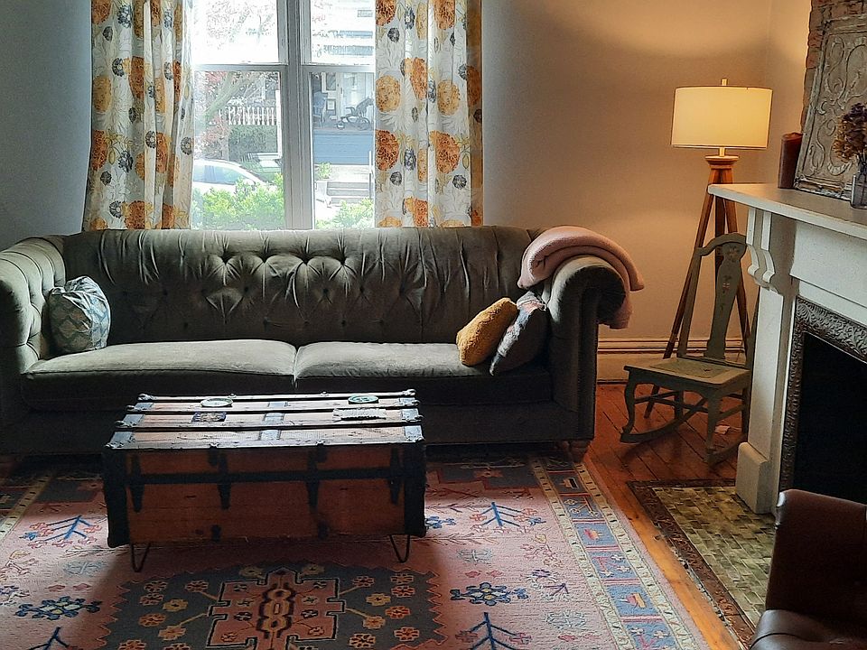 1st image of 813 E Hutchinson Ave