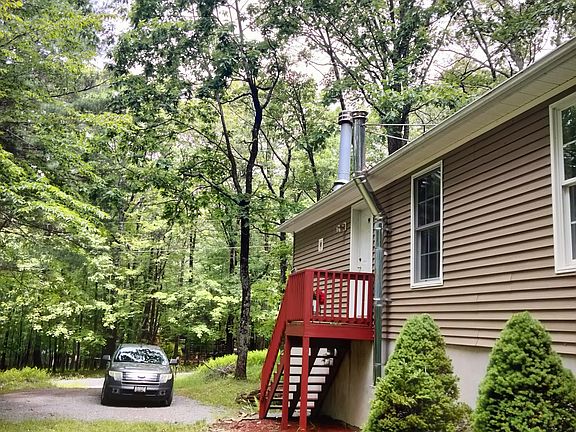 5th image of 423 Deer Run Ln